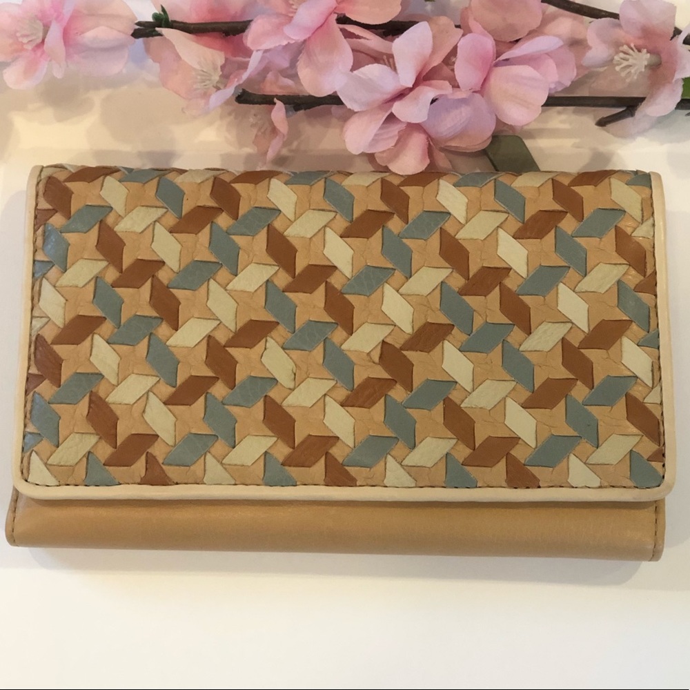 Beige Eileen West Wallet Clutch NWT